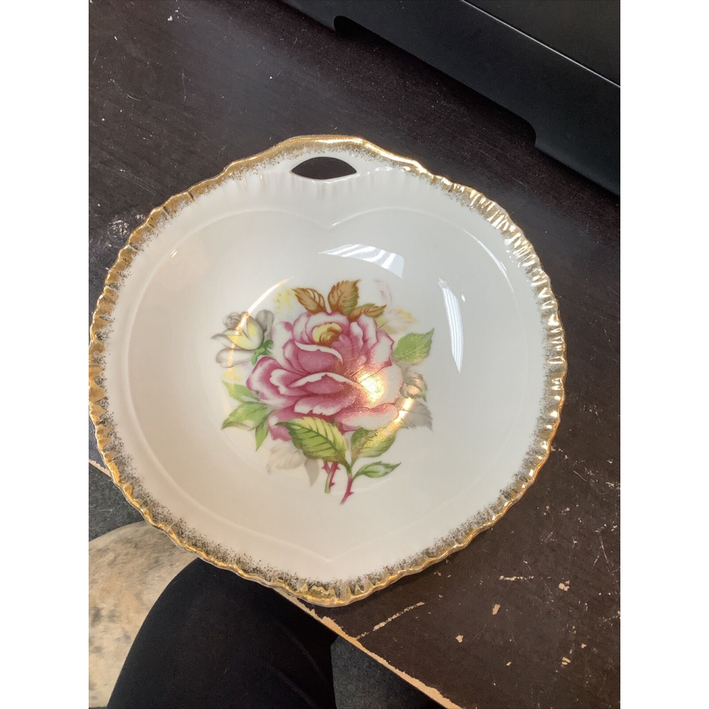 Porcelain Bowl Heart Shape Gold Trim Light Pink Rose Floral‎ Gift Holiday Dinner